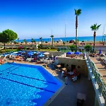 فندق Big Blue Sky 4*
