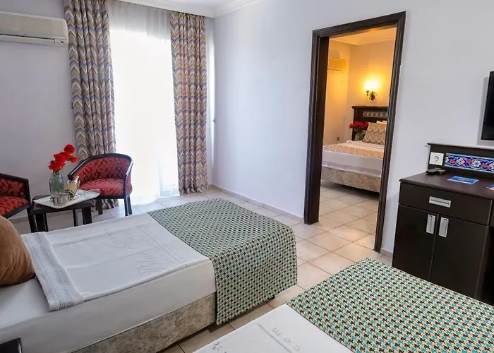 מלון Big Blue Sky 4*