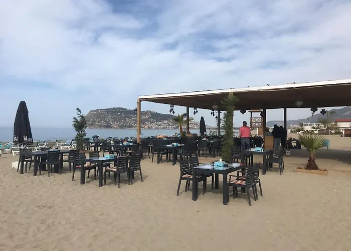 Big Blue Sky 4* אלאניה