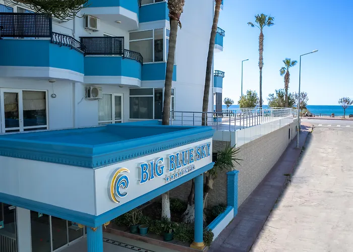 Big Blue Sky מלון