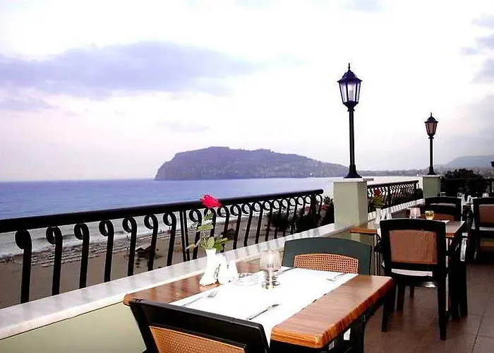 Big Blue Sky 4* אלאניה